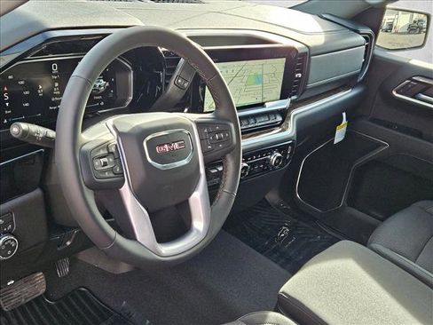 New 2026 GMC Sierra 1500 SLE w/ X31 Off-Road Package image 3
