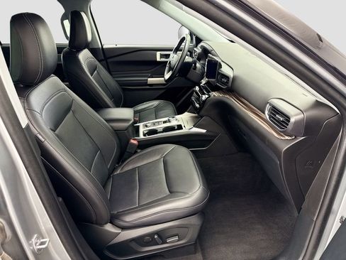 Used 2023 Ford Explorer Limited w/ Equipment Group 301A image 19