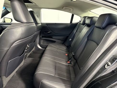 Used 2022 Lexus ES 250 Ultra Luxury w/ Accessory Package 2 image 25