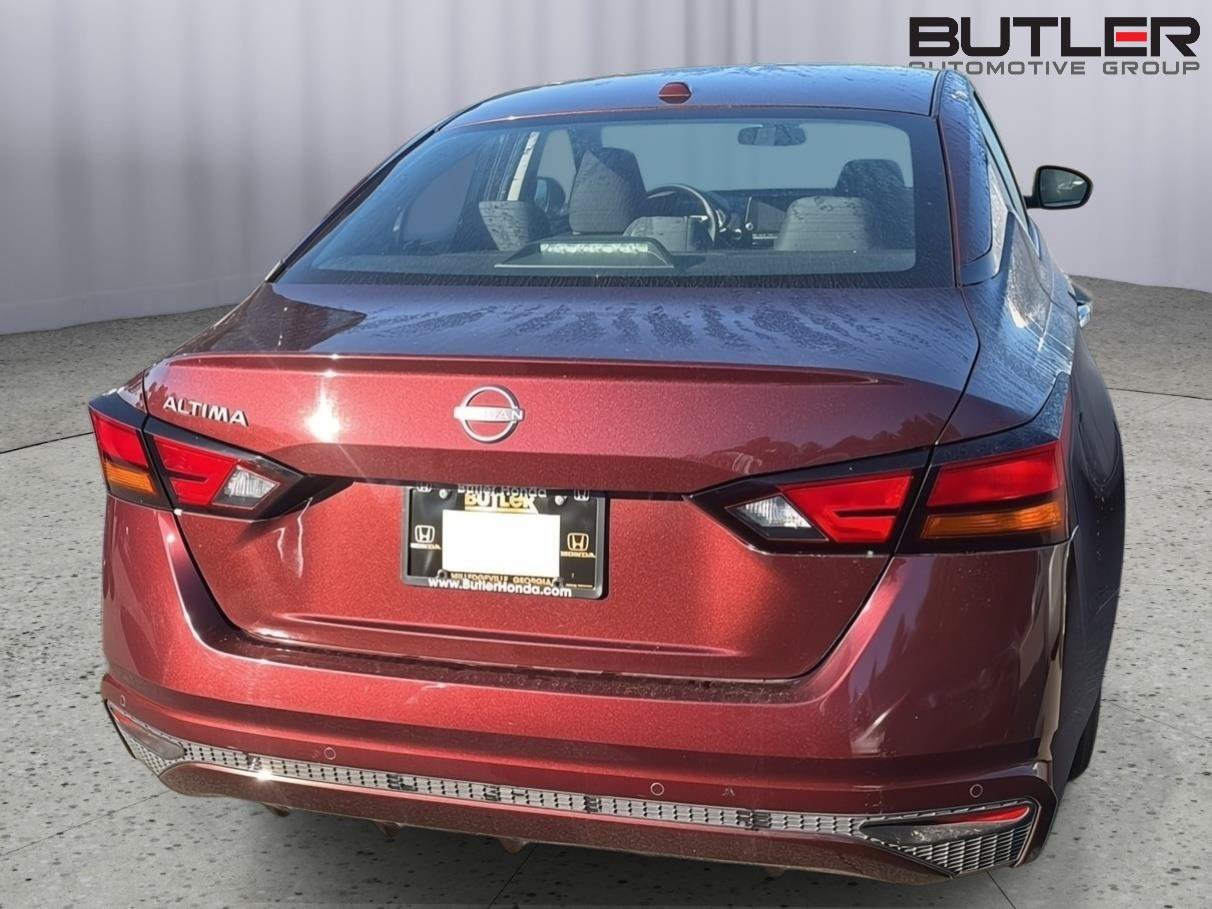Used 2025 Nissan Altima 2.5 SV FWD image 9