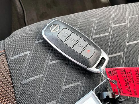 Certified 2023 Nissan Kicks SR image 15