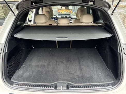 Used 2023 Mercedes-Benz GLC 300 4MATIC image 25
