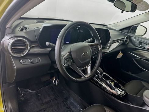 Used 2024 Chevrolet Trax ACTIV w/ Sunroof Package image 14