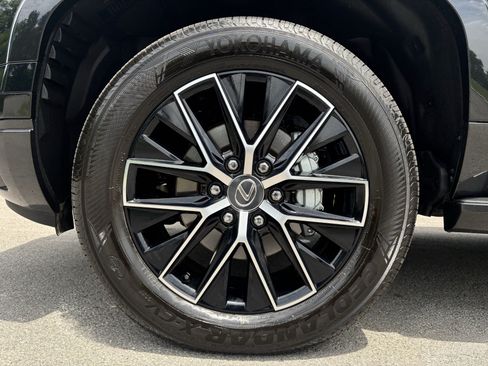 Used 2026 Lexus GX 550 w/ Accessory Package (2T) AWD/4WD image 15