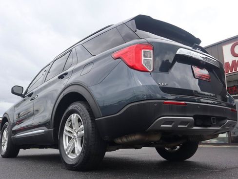 Used 2022 Ford Explorer XLT w/ Equipment Group 202A AWD/4WD image 19