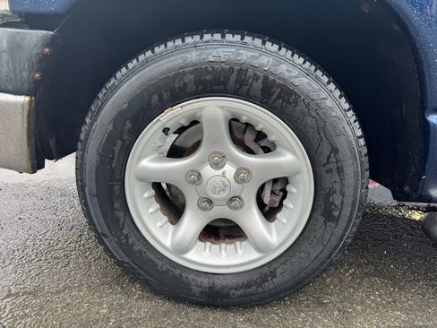 Used 2004 Dodge Ram 1500 Truck ST image 22