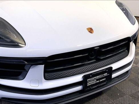 Certified 2025 Porsche Macan image 34