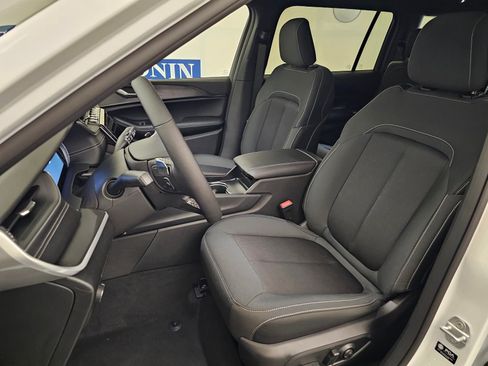 New 2025 Jeep Grand Cherokee L Laredo w/ Luxury Tech Group I AWD/4WD image 13
