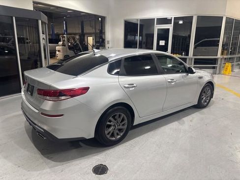 Used 2020 Kia Optima LX FWD image 9