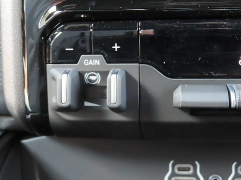 New 2026 RAM 1500 4x4 Crew Cab image 34