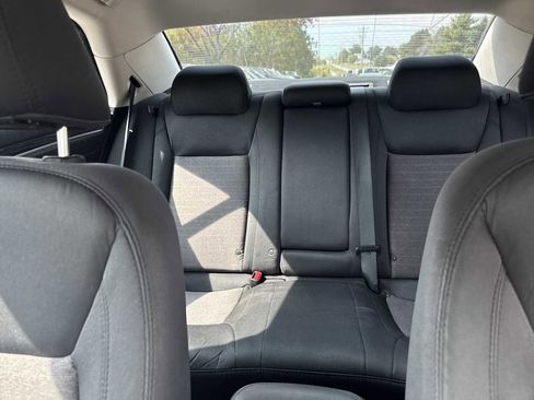 Used 2018 Chrysler 300 Touring image 17