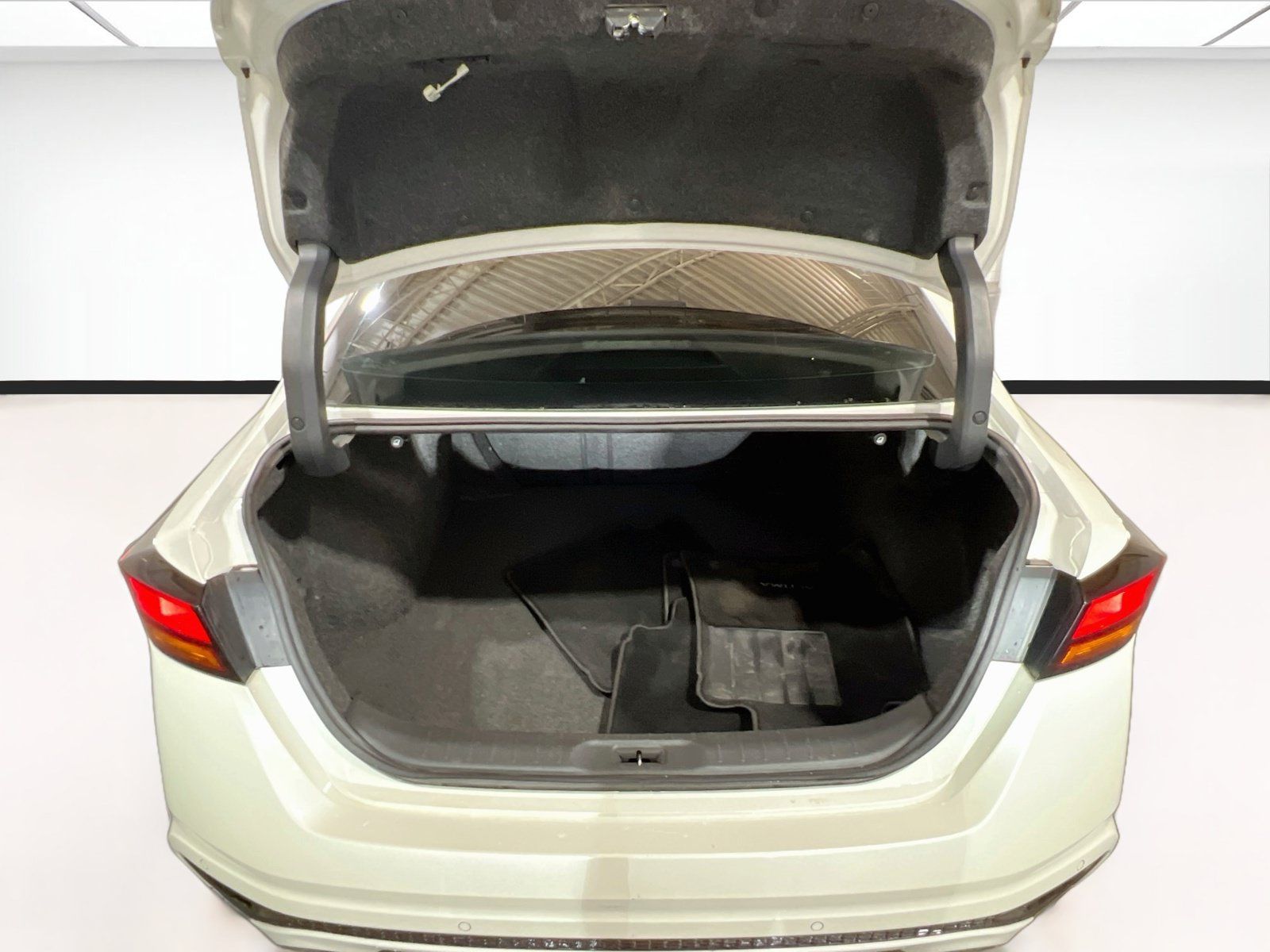 Used 2019 Nissan Altima 2.5 Platinum FWD image 20