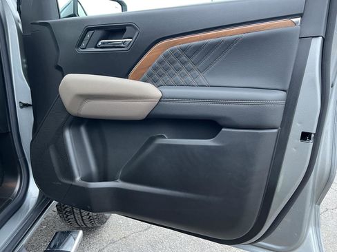 New 2026 GMC Canyon Denali image 16