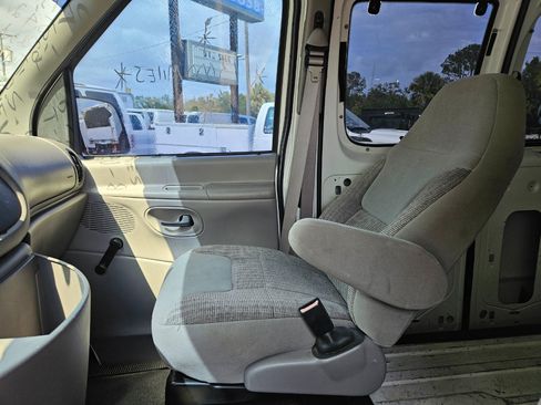 Used 1998 Ford E-250 and Econoline 250 image 9