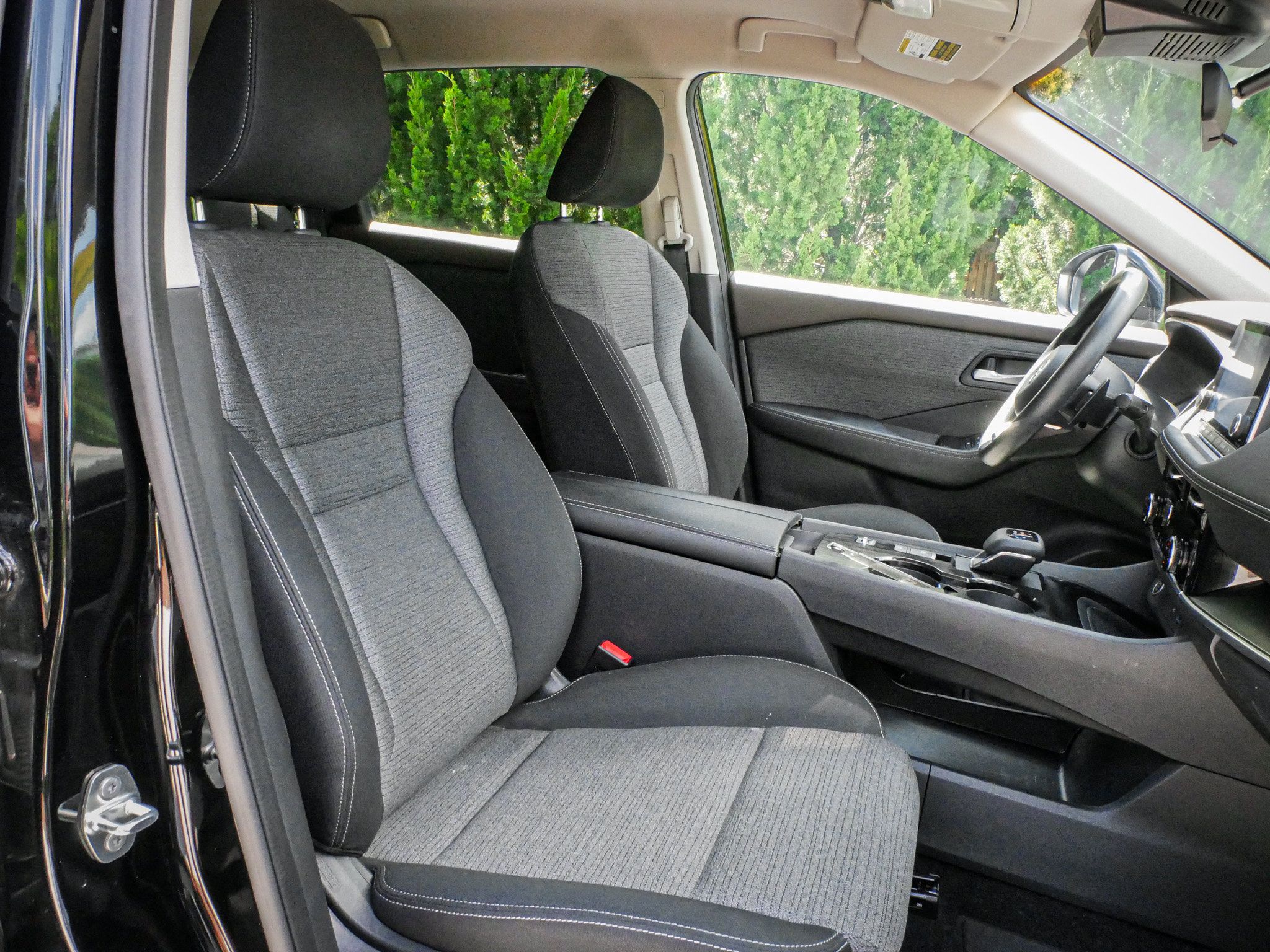 Used 2021 Nissan Rogue SV FWD image 31