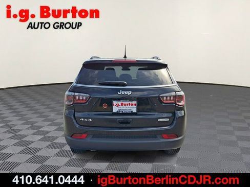Used 2024 Jeep Compass Latitude AWD/4WD image 5