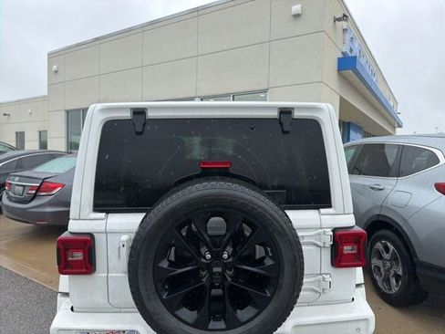 Used 2021 Jeep Wrangler Unlimited Sahara AWD/4WD image 10