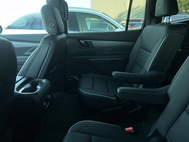 Used 2026 Buick Enclave Sport Touring w/ Power Package FWD image 9