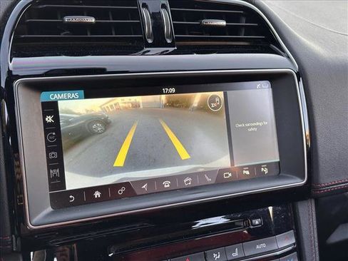 Used 2018 Jaguar F-PACE S image 12