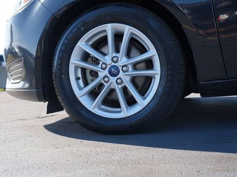 Used 2015 Ford Focus SE FWD image 11