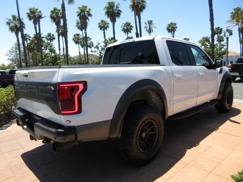 Used 2019 Ford F150 Raptor w/ Equipment Group 802A Luxury AWD/4WD image 4