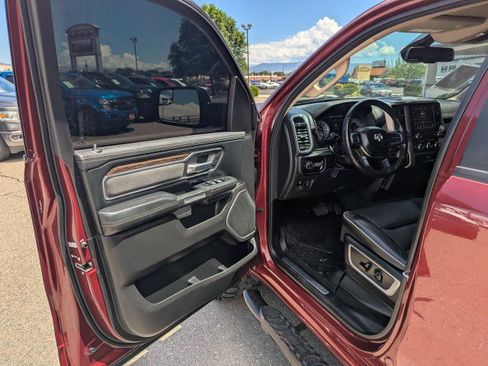 Used 2019 RAM 1500 Laramie AWD/4WD image 8
