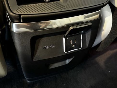 New 2026 Cadillac Vistiq Luxury image 10