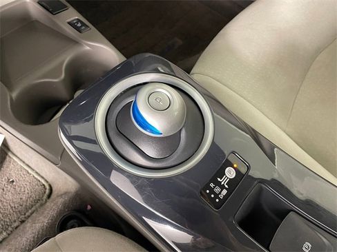 Used 2012 Nissan Leaf SL image 9