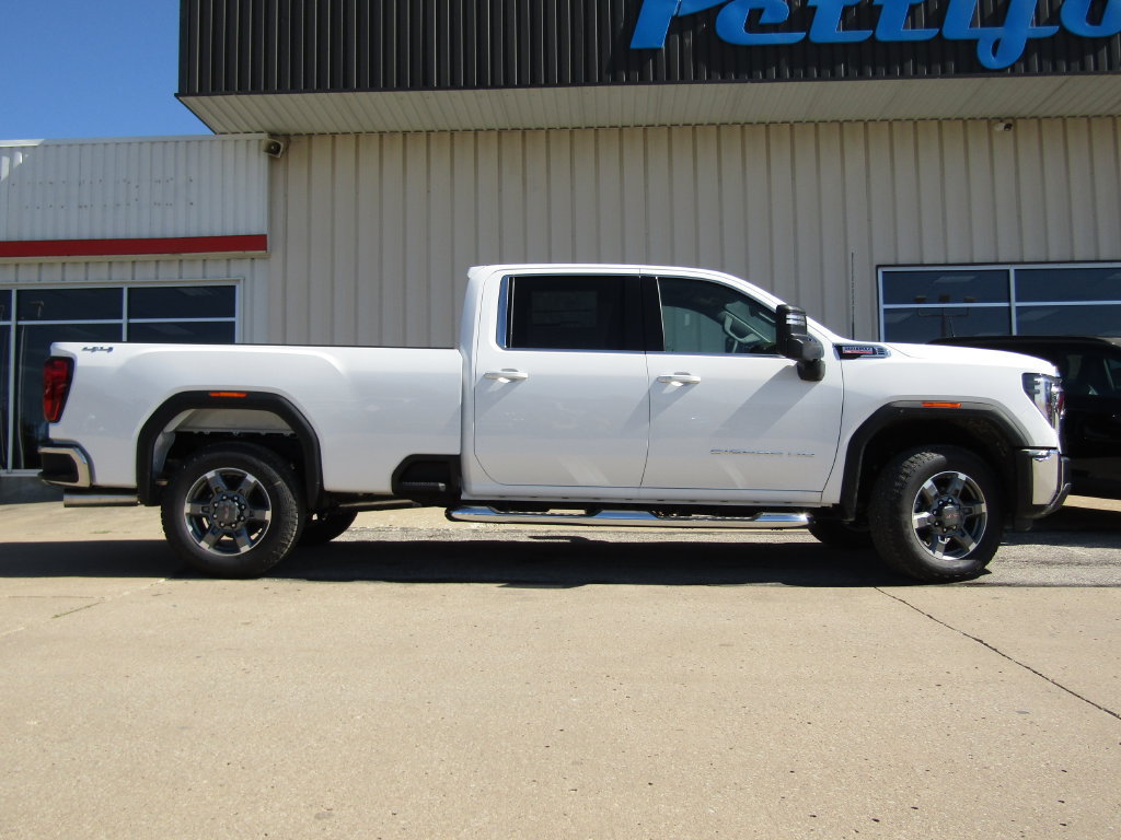 New 2026 GMC Sierra 2500 SLE AWD/4WD image 2