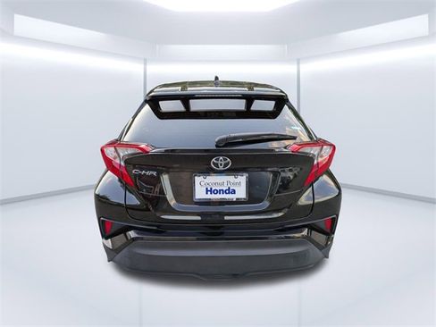 Used 2021 Toyota C-HR LE image 5