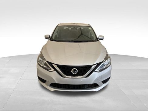 Used 2019 Nissan Sentra SV FWD image 3