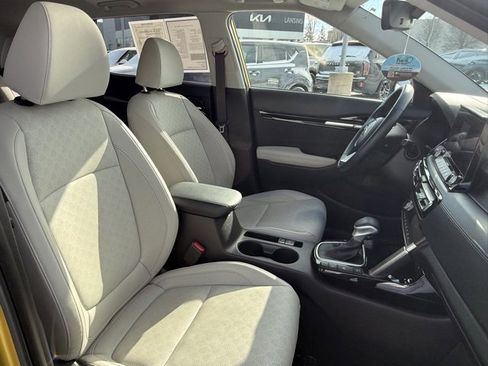 Used 2021 Kia Seltos SX w/ SX Sunroof Package image 41
