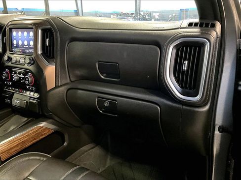 Used 2022 Chevrolet Silverado 1500 High Country w/ Technology Package AWD/4WD image 13