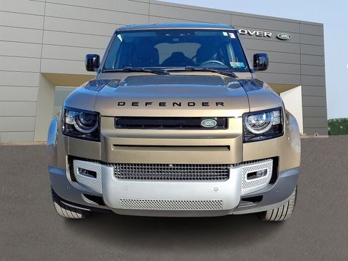 Used 2025 Land Rover Defender 110 S image 8