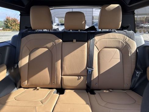 New 2025 Land Rover Defender 90 V8 image 36