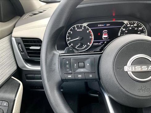 Certified 2023 Nissan Rogue SV image 22