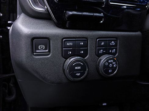 Used 2023 Chevrolet Silverado 1500 LTZ w/ Technology Package AWD/4WD image 6