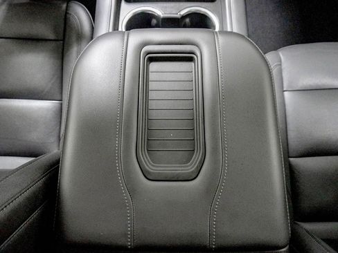 Used 2022 Chevrolet Tahoe Z71 w/ Luxury Package AWD/4WD image 29