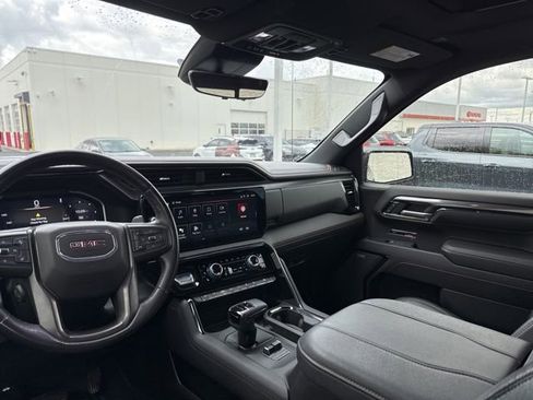 Used 2023 GMC Sierra 1500 AT4 w/ AT4 Premium Package AWD/4WD image 11