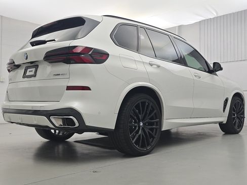 Used 2025 BMW X5 sDrive40i w/ M Sport Package RWD image 7