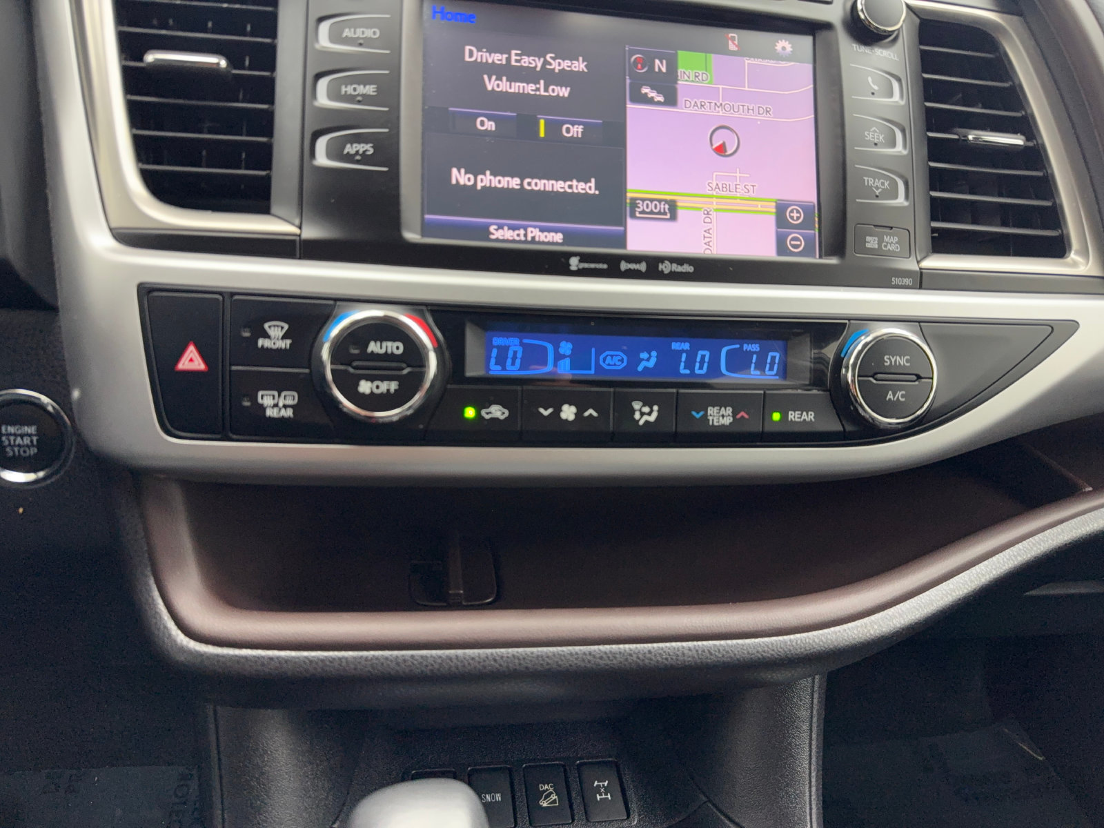 Used 2019 Toyota Highlander XLE AWD/4WD image 19
