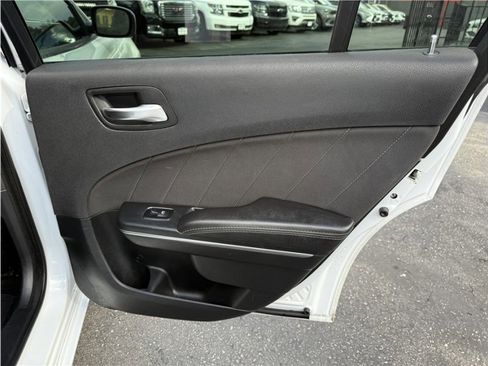 Used 2018 Dodge Charger R/T image 25