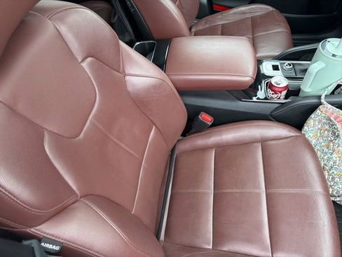 Used 2024 Kia Telluride EX w/ EX Captain's Chair Package AWD/4WD image 39