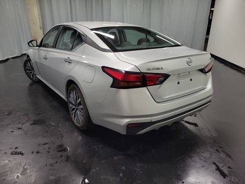 Used 2024 Nissan Altima 2.5 SV FWD image 6