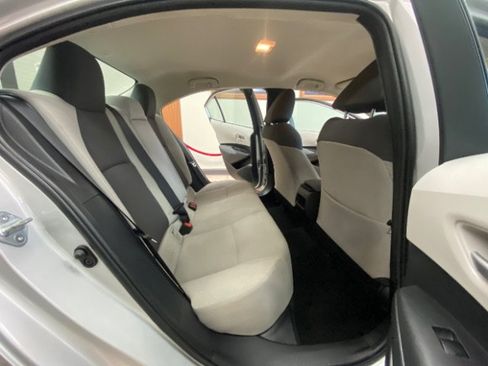 Used 2021 Toyota Corolla LE FWD image 11