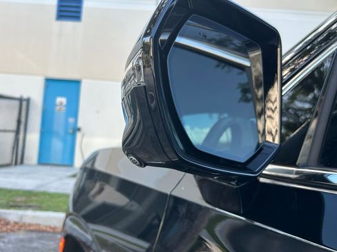 Used 2024 Cadillac Escalade Premium Luxury Platinum image 34