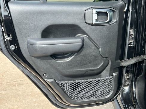 Used 2023 Jeep Gladiator Sport AWD/4WD image 36