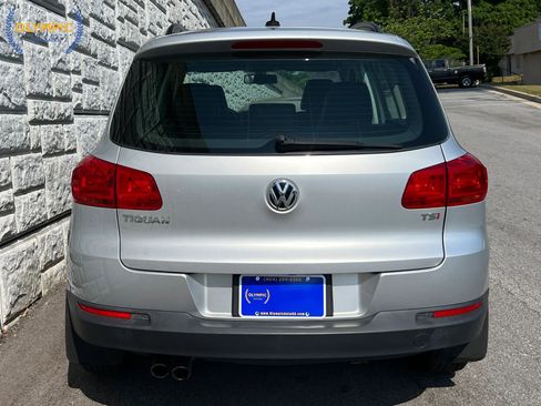 Used 2017 Volkswagen Tiguan S FWD image 5