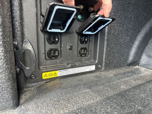 Used 2021 Ford F150 Lariat w/ Equipment Group 502A High image 6