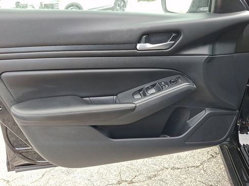 Used 2024 Nissan Altima 2.5 SV w/ SV Premium Package image 13